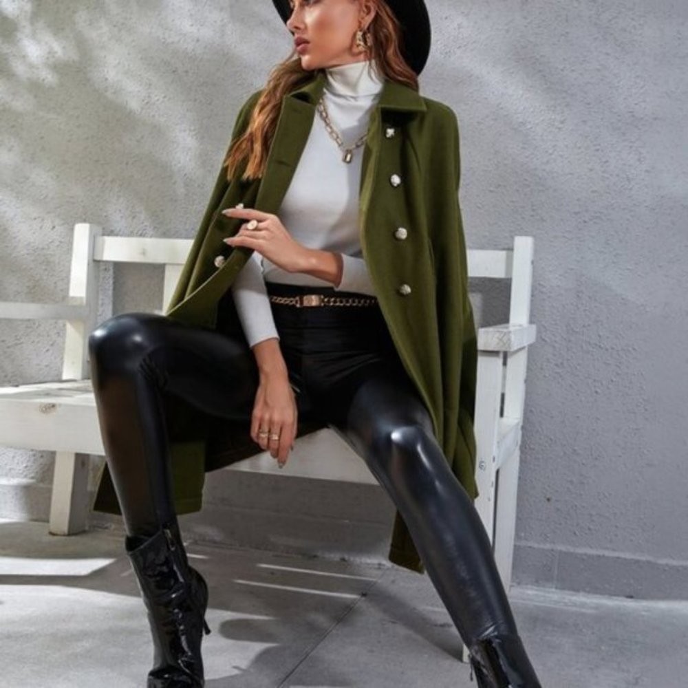 CLASSIC CAPE IN GREEN - Picture 3 of 5
